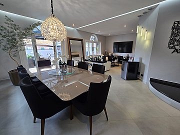 Casa em Condomínio - Venda - Alphaville - Santana de Parnaíba - SP